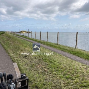 Temporary mesh fencing dike in Volendam Temporary mesh fencing dike in Volendam